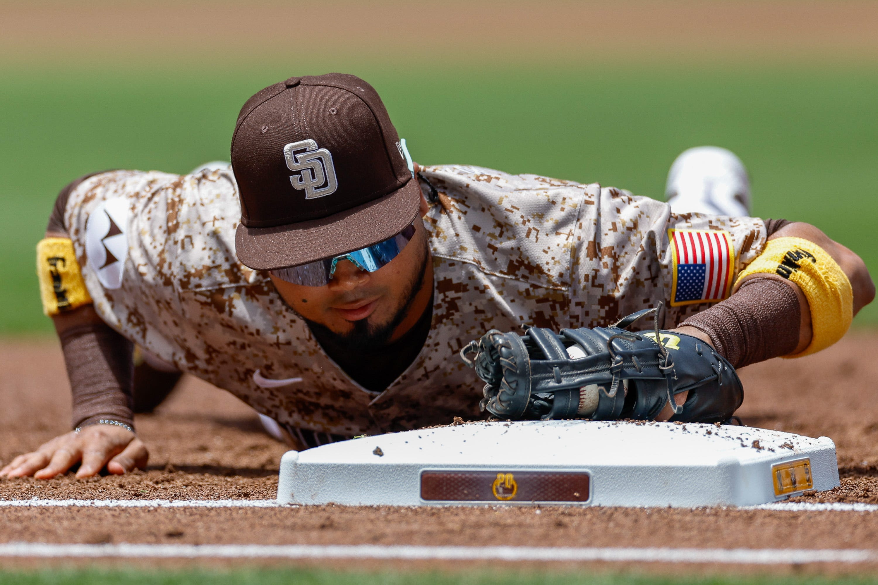 Batting nearly .400 with Padres, hitting wizard Luis Arráez has been better than advertised