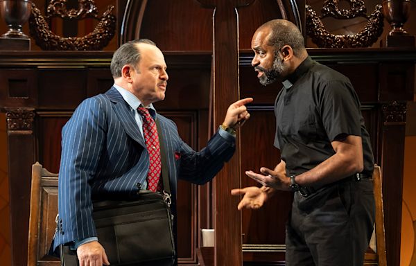 Review: In ‘Judgment Day’ at Chicago Shakes, Jason Alexander delivers huge, old-school laughs