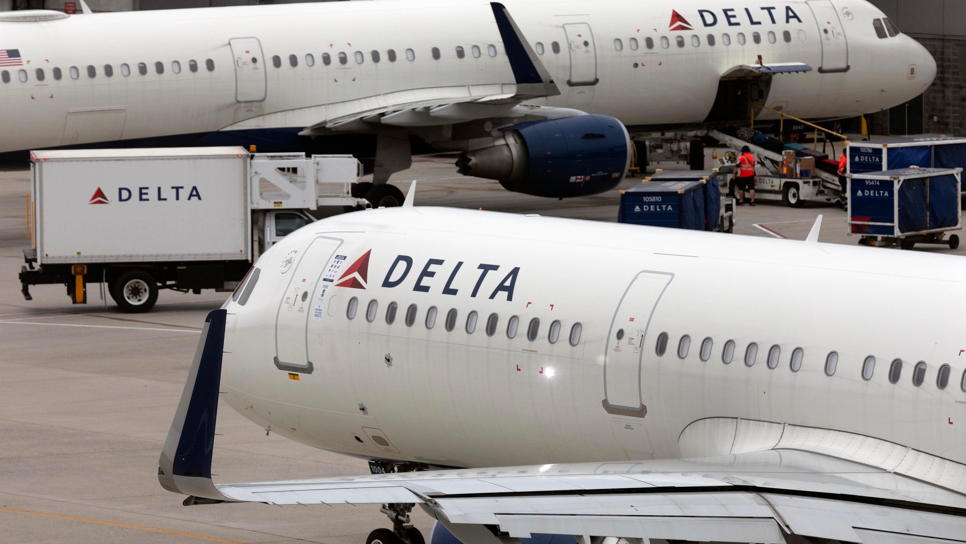Flight attendants union takes aim at Delta, a rich organizing target