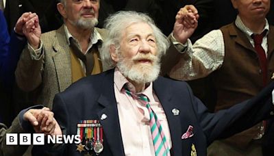 Ian McKellen: Play's return postponed again following star's fall