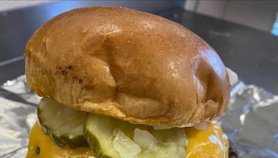 Hamburger Mikey opening second location along Lake Michigan shoreline