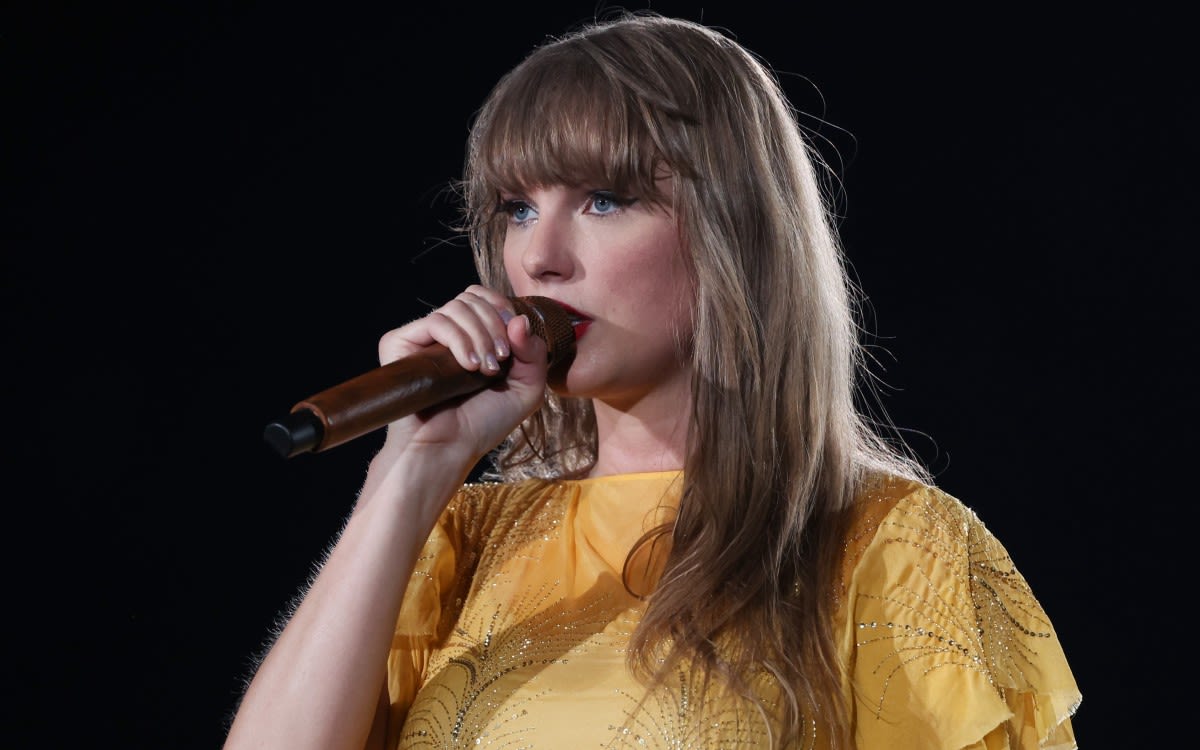 Taylor Swift Speaking Portuguese to Help an Eras Tour Concertgoer Is Making Fans Love Her Even More