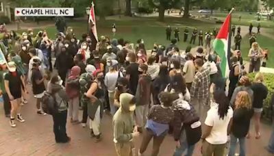 Police at UNC Chapel Hill detain at least 30 anti-Israel protesters, crowds try to force into buildings