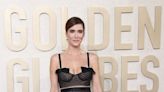 Kristen Wiig, Will Ferrell hilariously reunite on Golden Globes stage