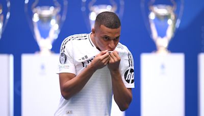 Mbappe relives iconic Ronaldo moment at Real Madrid presentation for 80,000 fans