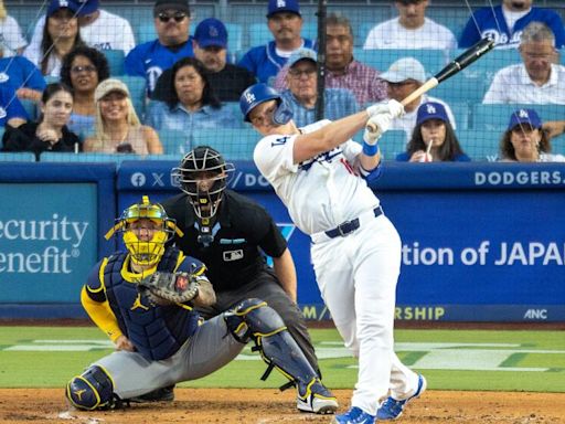 Will Smith hits three home runs as offense carries Dodgers past Brewers