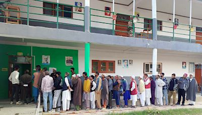 Boycott bastions of Baramulla, Sopore see highest voter turnout in 30 yrs