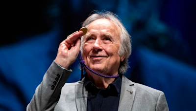 Joan Manuel Serrat recibe el Premio Princesa de Asturias de las Artes