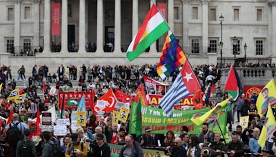 Centenares de personas salen a la calle en Londres por el Día del Trabajador