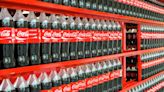 全球半數塑膠廢棄物產自56家企業 兩大可樂商占16％