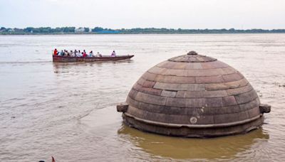 As River Ganga Floods Crematorium, Cremation Services May Shift to the Streets of Varanasi - News18