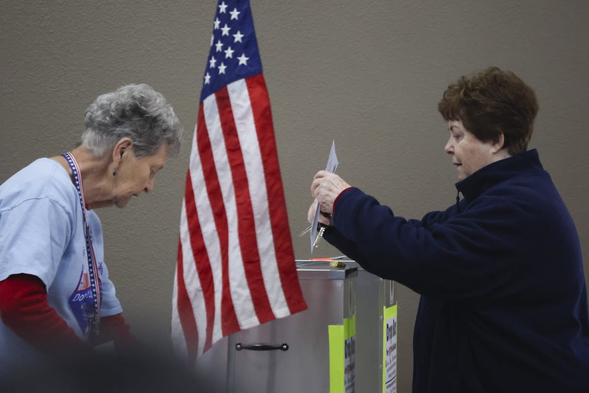 Early voting: Nevadans head to the polls to cast primary ballots