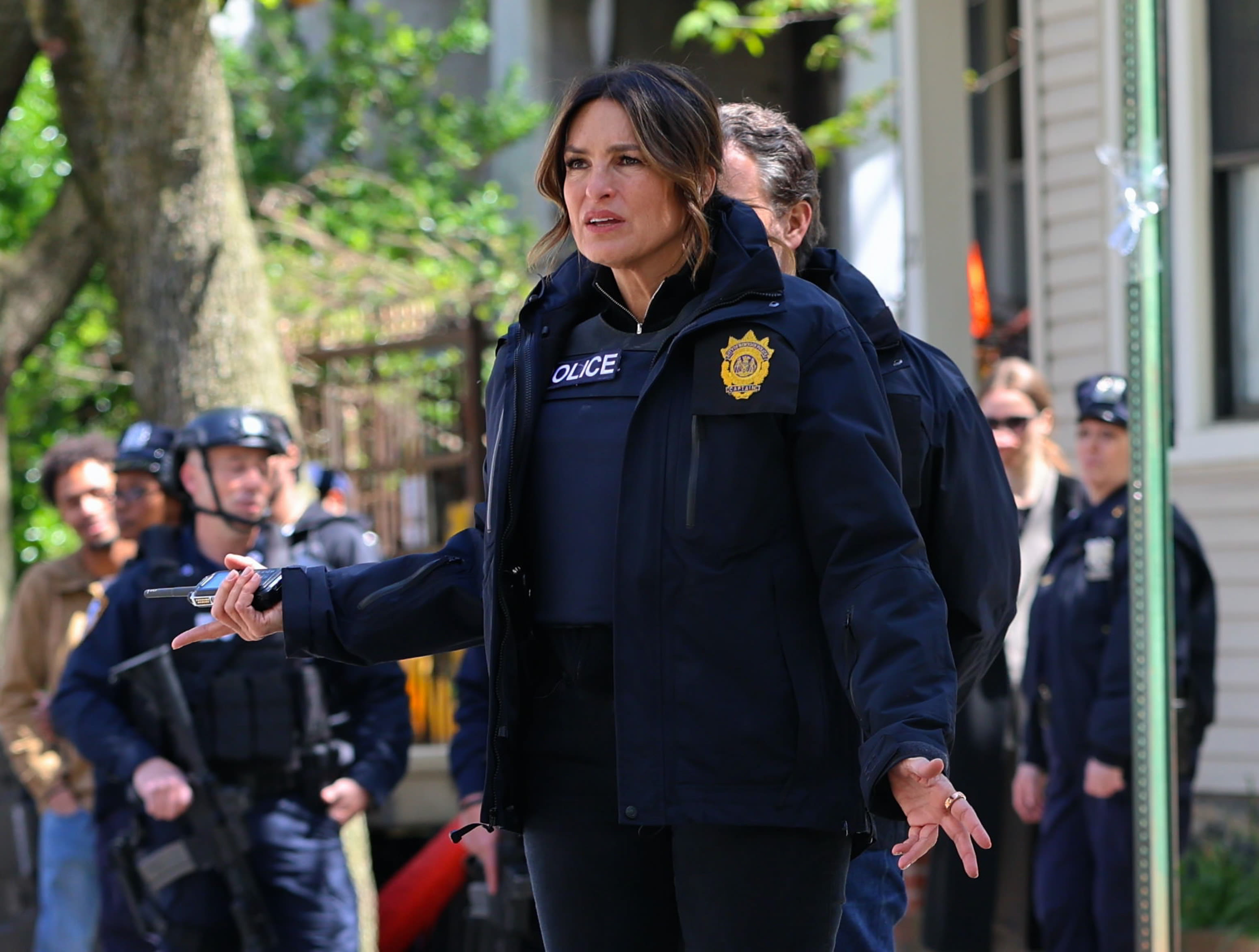 Mariska Hargitay ‘Refuses to Retire’ From ‘Law & Order: SVU,’ Has a ‘Responsibility’ to the Crew