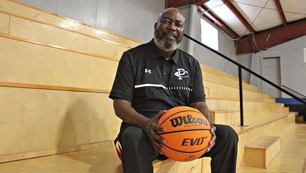 Former WC coach Robinson takes over as Porter's Chapel's boys’ basketball coach - The Vicksburg Post