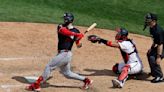 Twins play a man down after Castillo doesn’t arrive in time