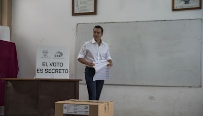 Ecuador Bonds Jump as Voters Back Noboa’s Anti-Mafia Measures