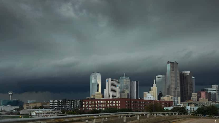 Storms on the way; Severe weather threat into Sunday