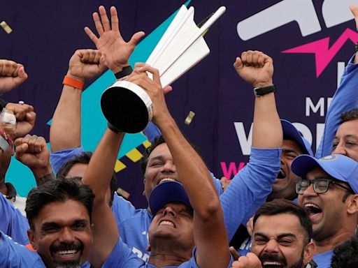 'Rahul Dravid Screamed And Cried': Ravichandran Ashwin Reveals His Moment From T20 World Cup Final - News18