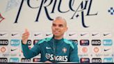 Pepe deja abierto su futuro con Portugal