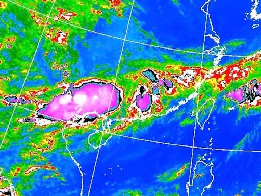 一片紫在台灣旁！鄭明典示警「致災雨彈」長500公里 網嚇：拜託不要來