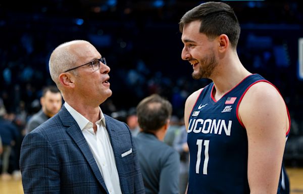 Alex Karaban’s mom explains why he's returning to UConn men's basketball: ‘Wants to make history’