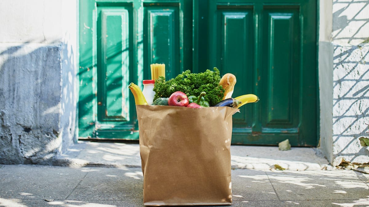 Here's How Much It Costs to Have Groceries Delivered Versus Buying in Person