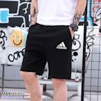 現貨～MAK運動服飾～ Adidas 愛迪達休閑短褲 男款夏季經典款百搭透氣運動短褲 FM9861-3