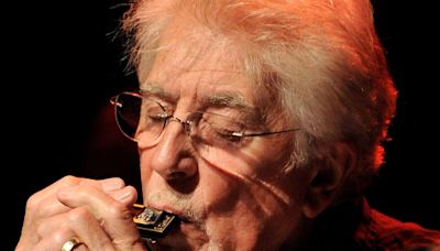 Murió John Mayall, reconocido pionero del blues británico y mentor de Eric Clapton y Mick Taylor