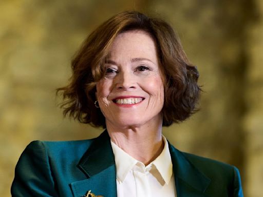 Sigourney Weaver Receives Venice Lifetime Achievement Award; DEETS