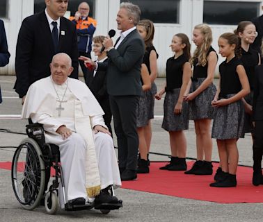 Pope denounces abuse cover-ups as he wraps thorny Belgium visit