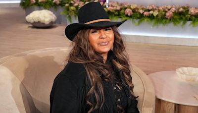 Pam Grier Reflects On Snoop Dogg Being A Good Kisser: “Oh My God, He Could Smooch”