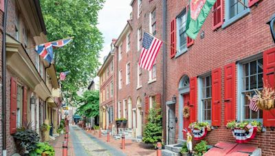 This fun walking tour explores the best things to do in Philadelphia