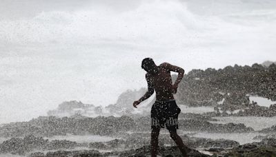 El avance del huracán Beryl, en imágenes