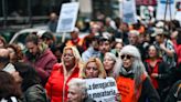 Trabajadores públicos de Argentina acampan frente al Congreso contra la 'ley ómnibus'