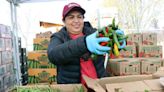 La asistencia para los trabajadores agrícolas por las inundaciones es solo una gota ante la necesidad, dicen activistas