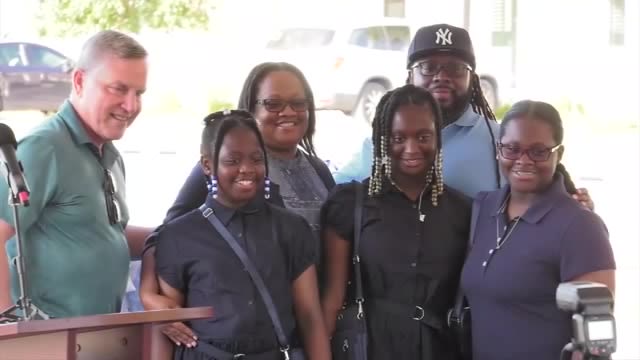 8 families receive keys to Habitat for Humanity homes in Deerfield, Pompano Beach - WSVN 7News | Miami News, Weather, Sports | Fort Lauderdale