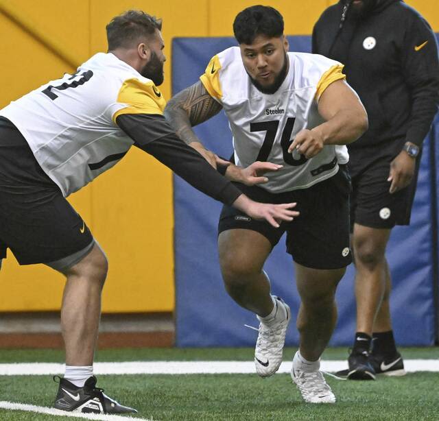 Steelers rookie minicamp notebook: Practice stays outside despite cool weather