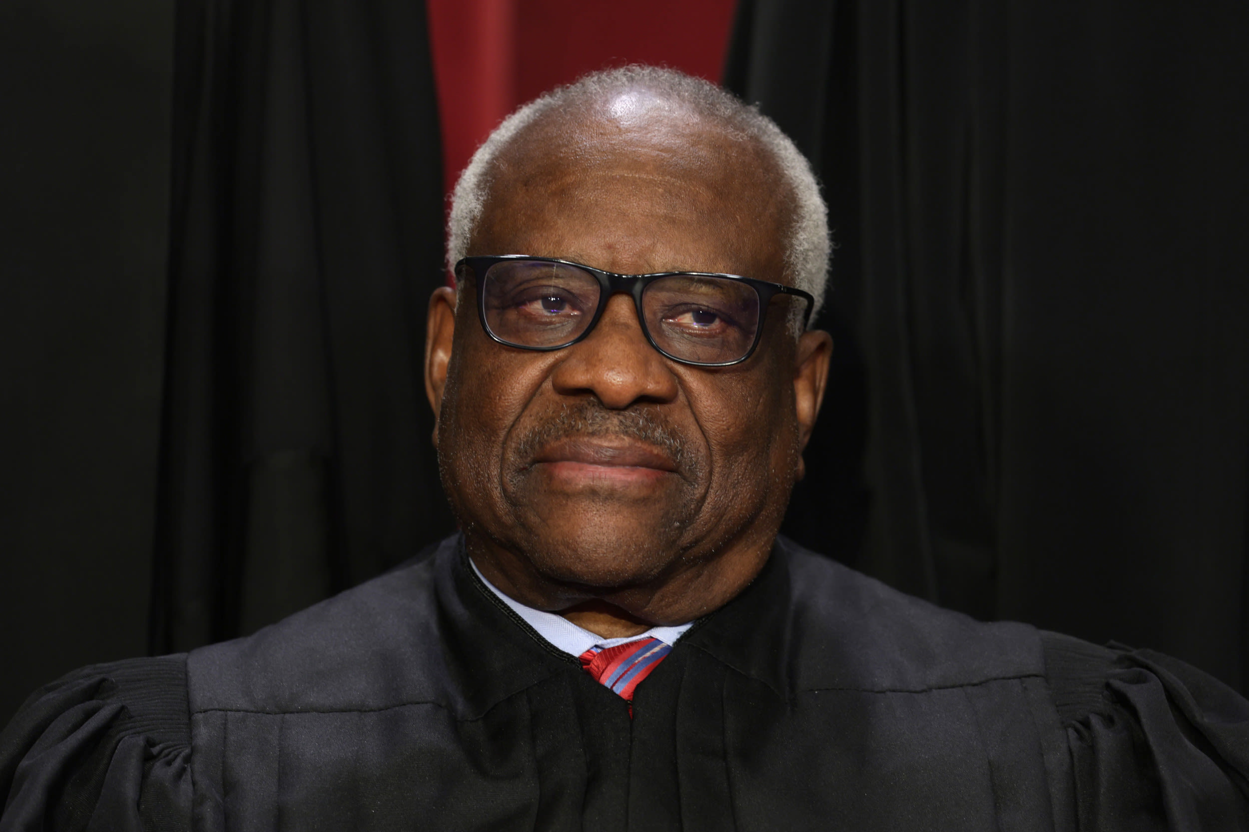 Clarence Thomas breaks with Supreme Court over Donald Trump trial lawsuit