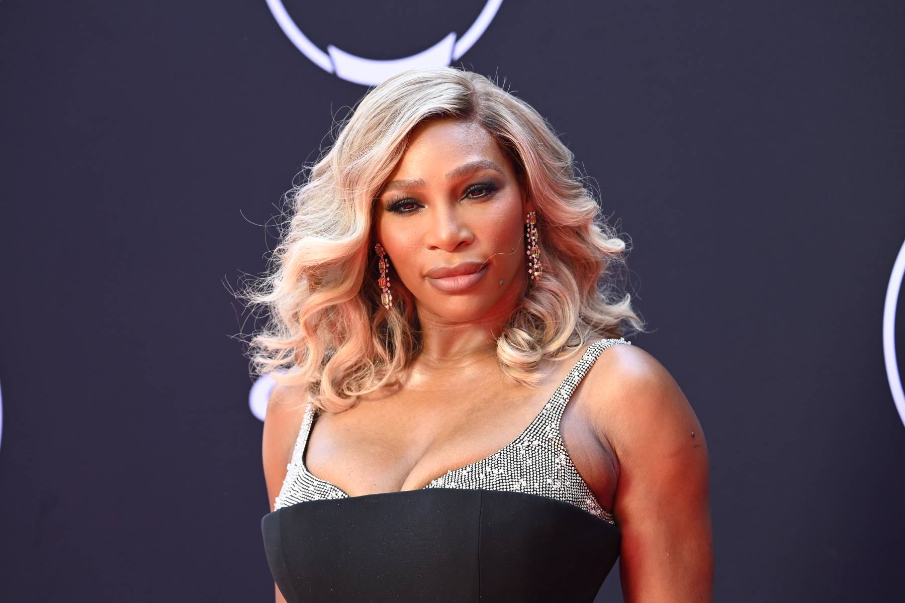Serena Williams Crip Walks to ‘Not Like Us,’ Roasts Drake at ESPYs