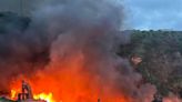 綠島垃圾場燃燒一天一夜…惡臭黑煙難聞 居民哀號：還在悶燒