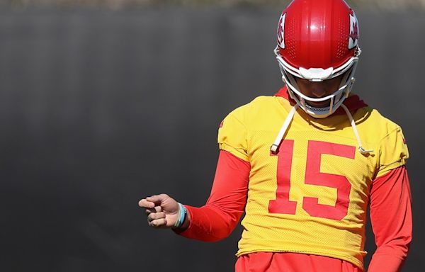 Patrick Mahomes at training camp practice: 'Dude, I didn't put my pants on'