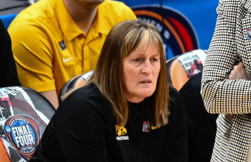 Hawkeyes longtime assistant Jenni Fitzgerald retires