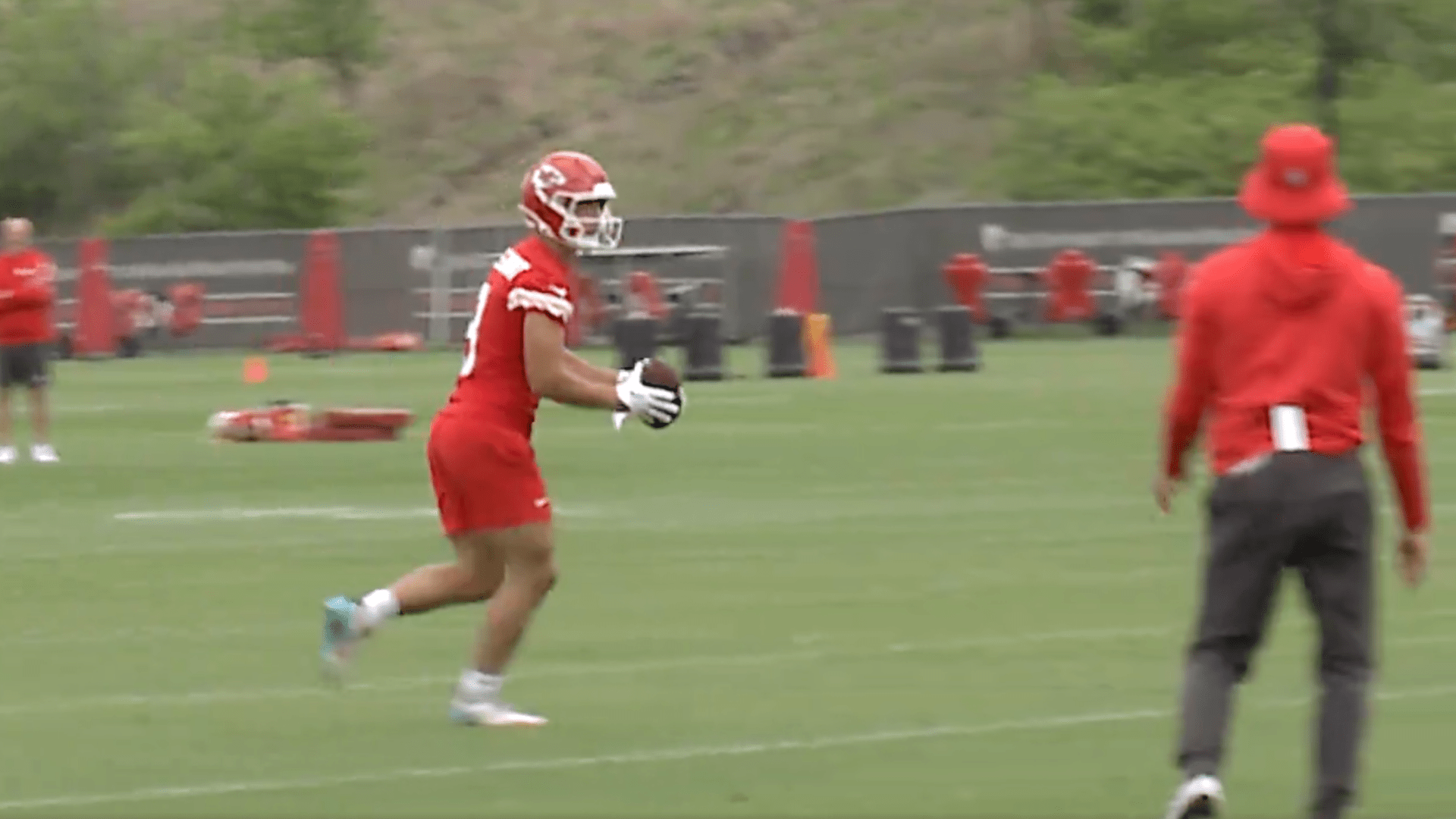 Chiefs fans convinced they've spotted Mahomes' next secret trick play in action