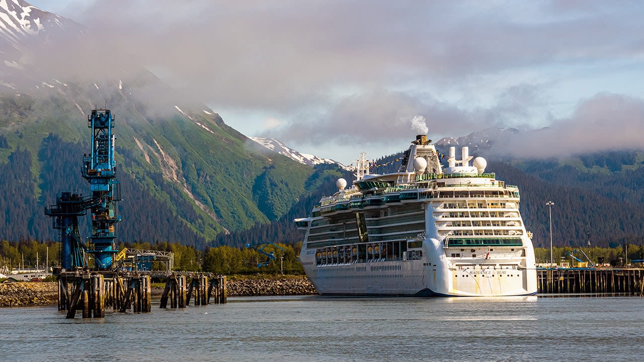 Norovirus outbreaks linked to 2 cruise ships with over 150 infected