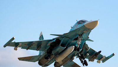 Ukraine 'shoots down Russian SU-34 bomber over Kursk and takes 100 Russian POWs'