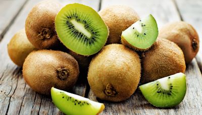 Here's Why Your Tongue Stings From Eating Kiwi