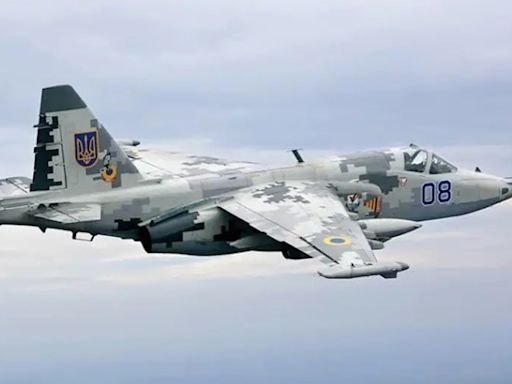 烏克蘭Su-25攻擊機 加掛高準確的法國鐵鎚炸彈 - 軍事