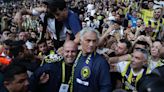 Mourinho: “La camiseta del Fenerbahçe ya es parte de mi cuerpo”