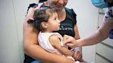 Ante la circulación de virus respiratorios el Garrahan recomienda vacunar a niños y embarazadas
