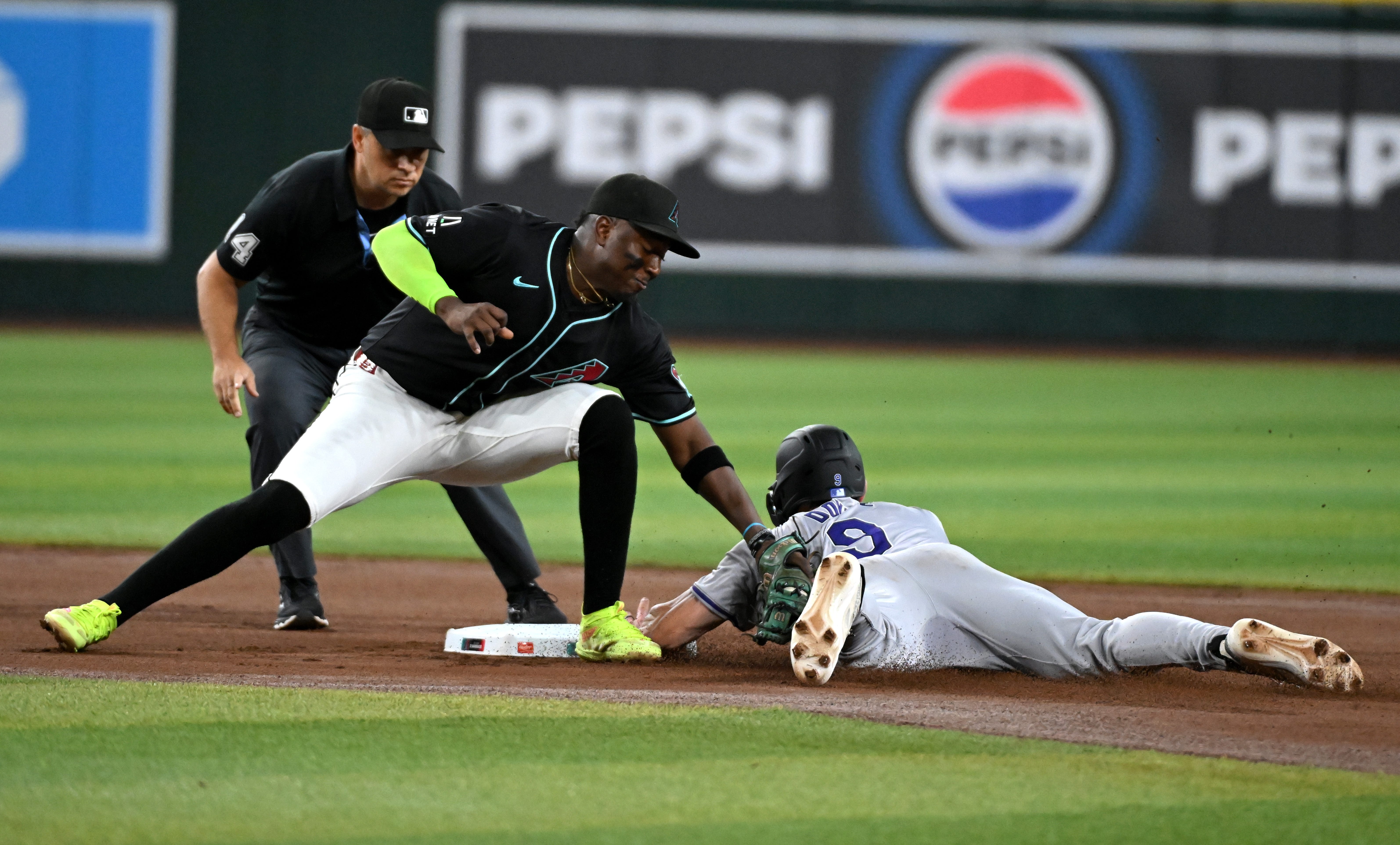 Diamondbacks updates: Rockies hold lead in sixth inning